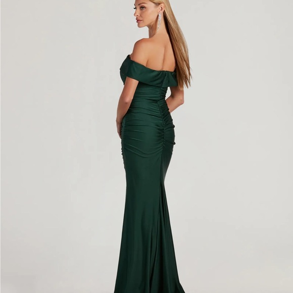 Windsor Dark Green Off-Shoulder Formal Dress - Picture 2 of 2